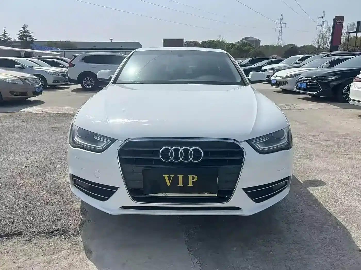 Audi A4L 2013 35 TFSI Automatic Comfort — миниатюра 1