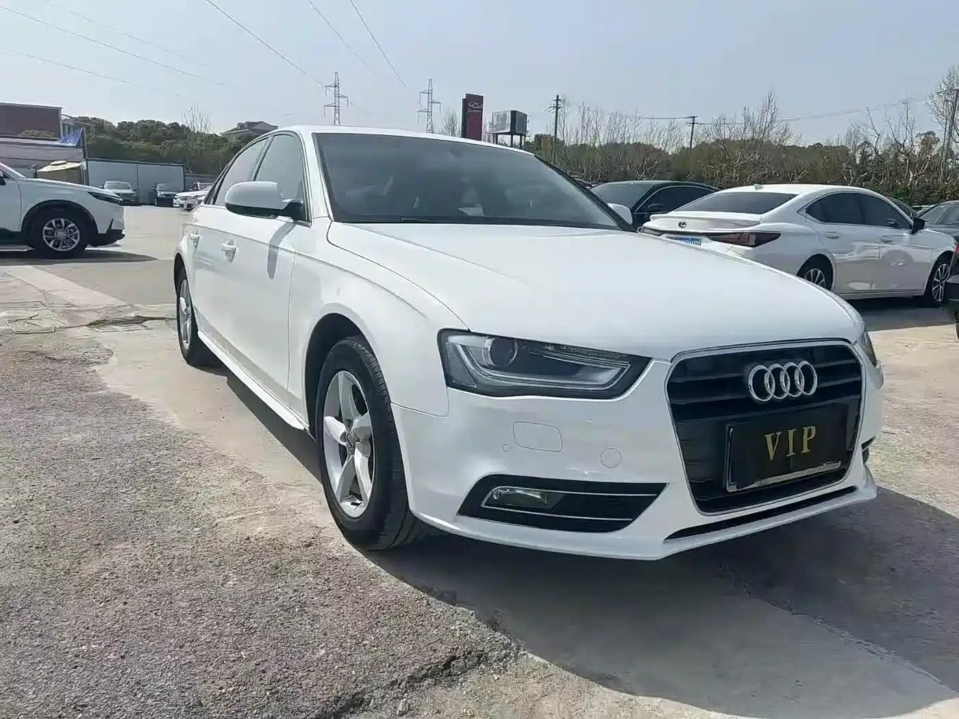 Audi A4L 2013 35 TFSI Automatic Comfort — миниатюра 2