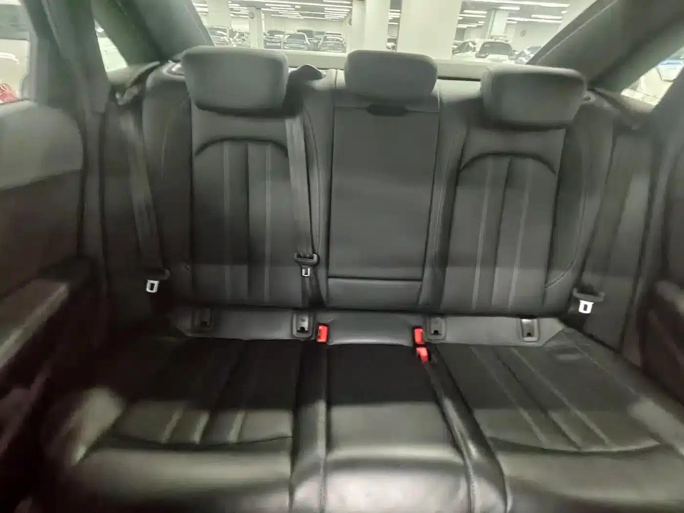 Audi A4L 2025 2 Million Unit Enjoyment Edition 40 TFSI Fashionable and Dynamic Model — миниатюра 12