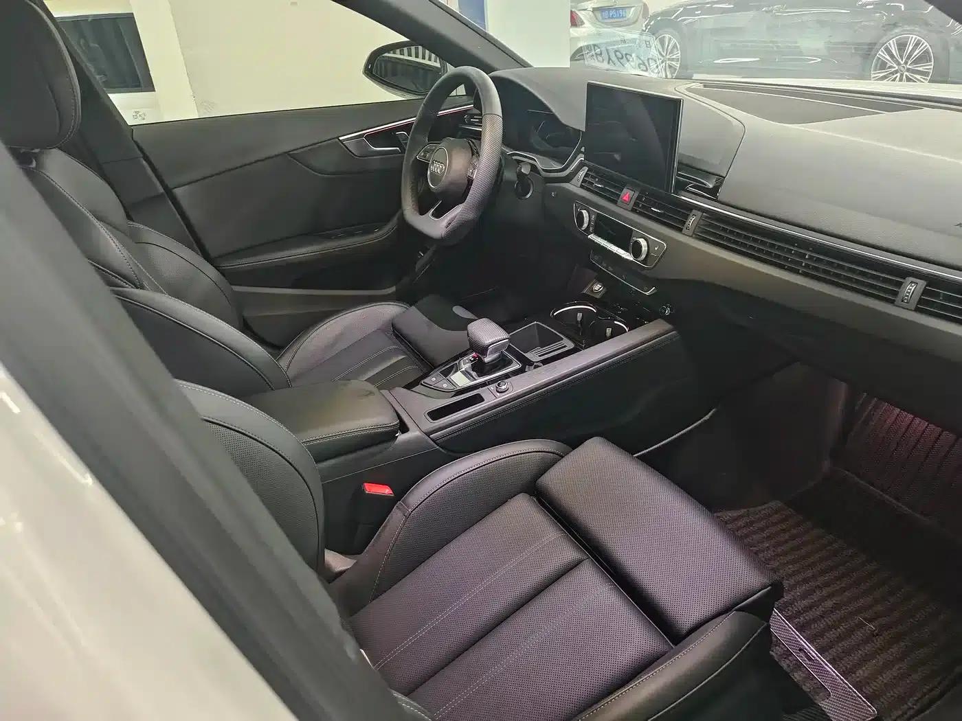 Audi A4L 2025 2 Million Unit Enjoyment Edition 40 TFSI Fashionable and Dynamic Model — миниатюра 13