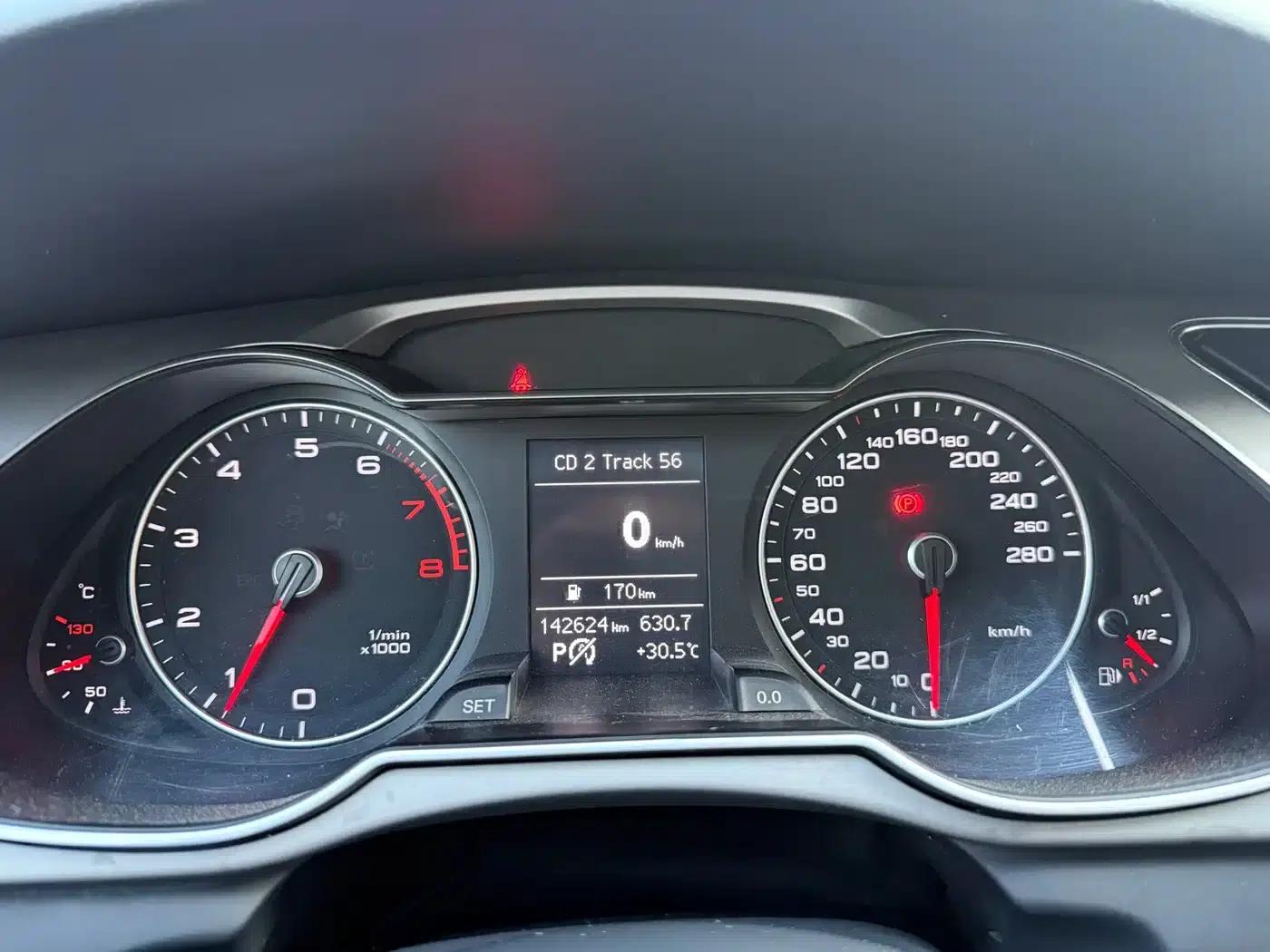 Audi A4L 2016 35 TFSI Classic Edition Automatic Standard Model — миниатюра 20
