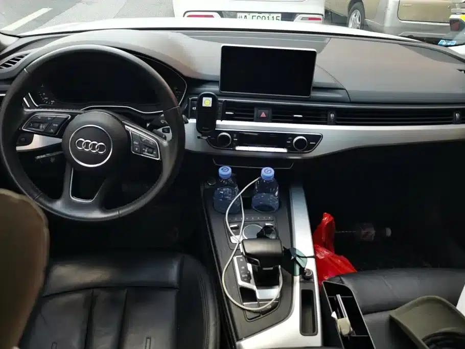 Audi A4L 2018 30th Anniversary Edition 40 TFSI Fashion Model — миниатюра 12