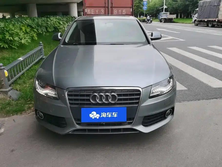 Audi A4L 2011 2.0 TFSI Standard Edition — миниатюра 2