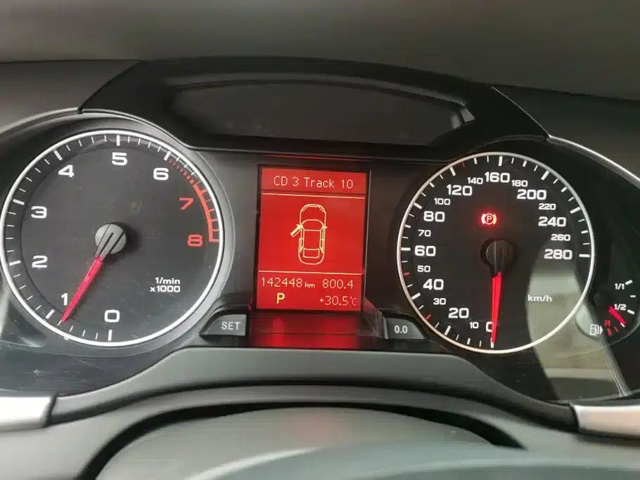 Audi A4L 2011 2.0 TFSI Standard Edition — миниатюра 14