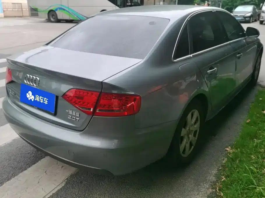 Audi A4L 2011 2.0 TFSI Standard Edition — миниатюра 3
