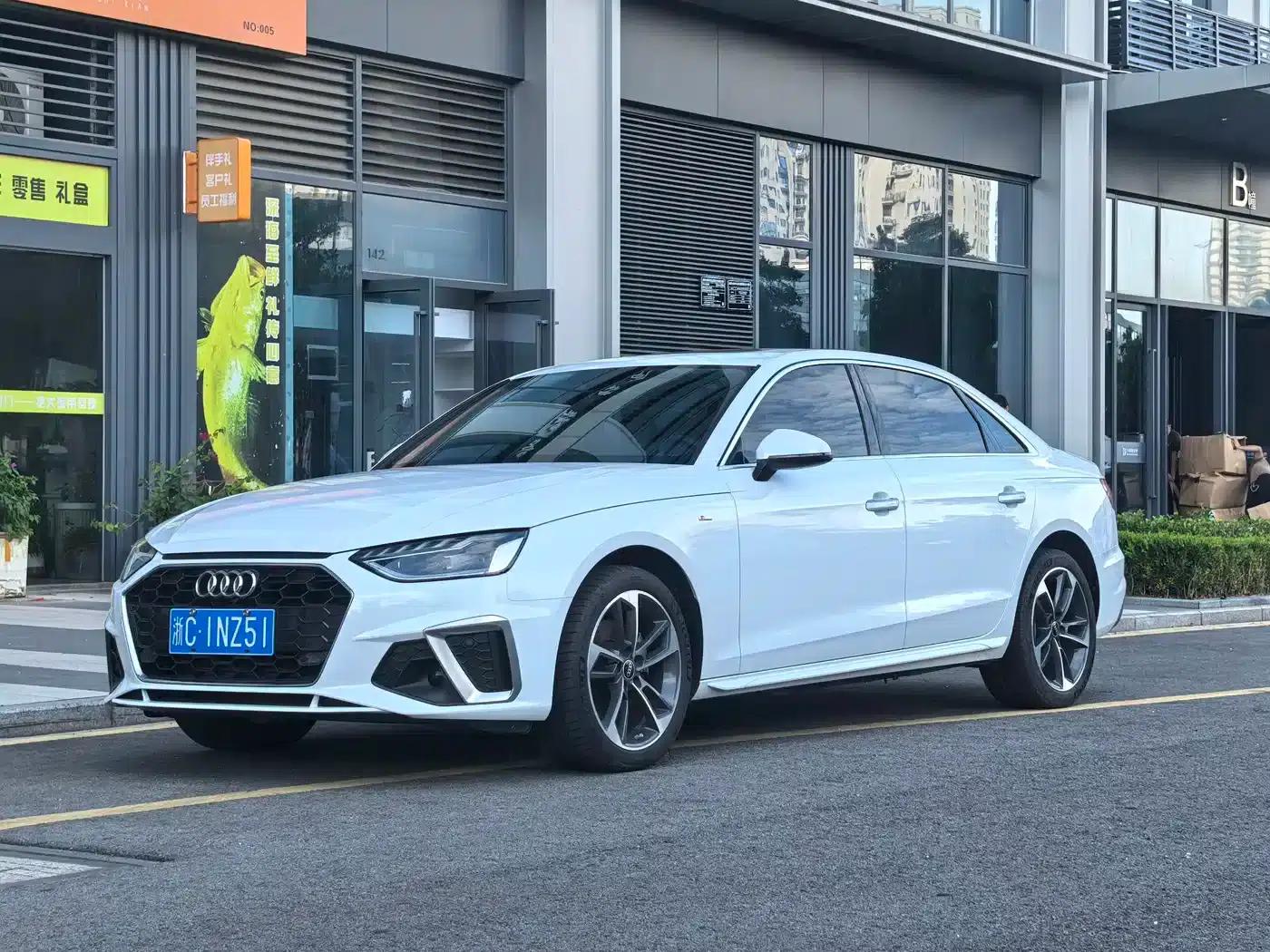 Audi A4L 2022 40 TFSI Fashion Dynamic Edition — миниатюра 1
