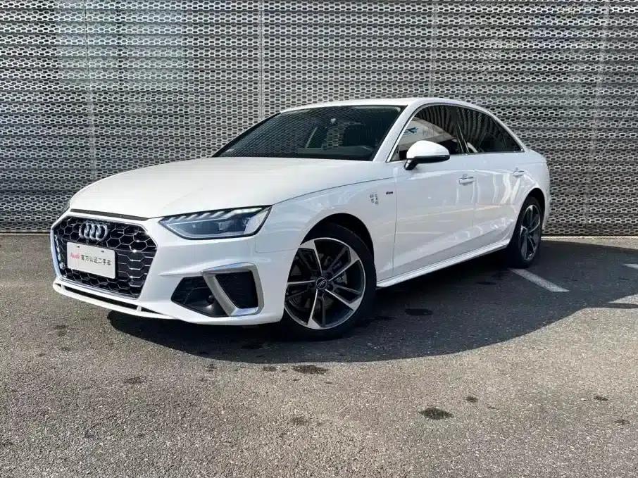 Audi A4L 2022 40 TFSI Fashion Dynamic Edition — миниатюра 1