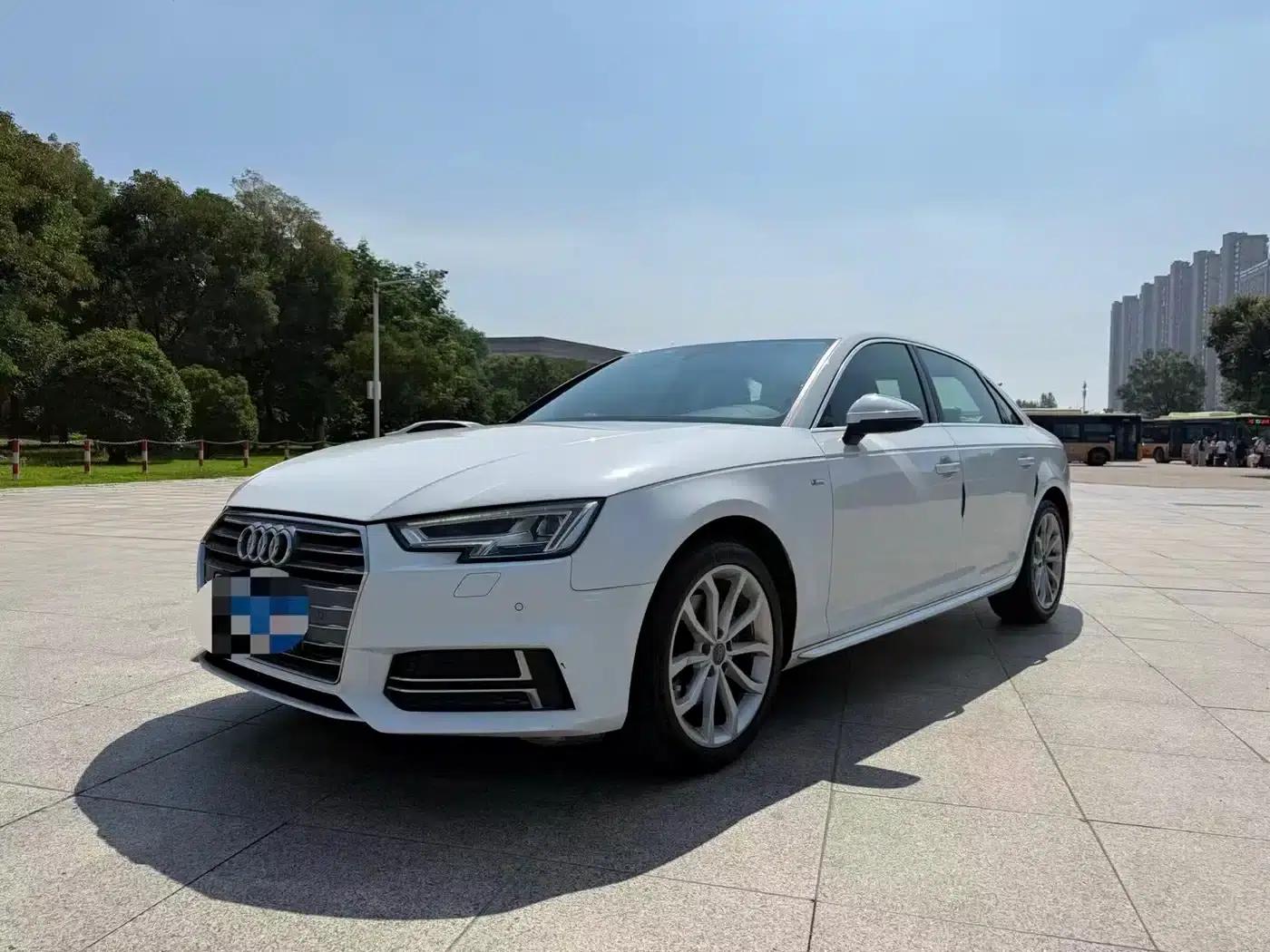 Audi A4L 2019 40 TFSI Fashion Edition (National V Emission Standard) — миниатюра 1