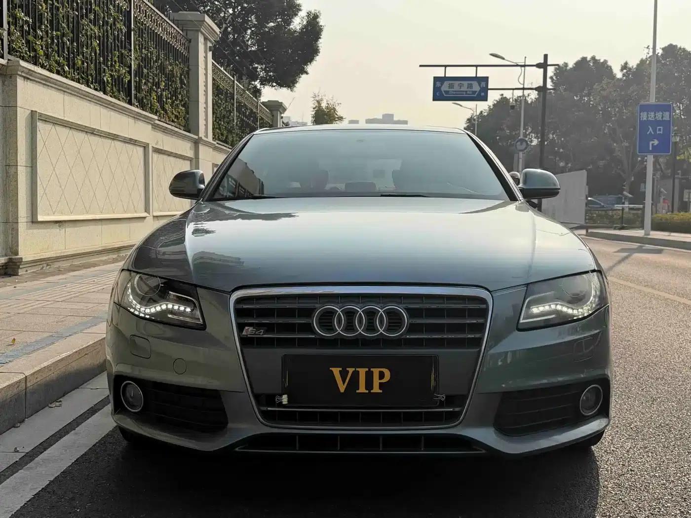 Audi A4L 2010 2.0 TFSI Technology Edition — миниатюра 2