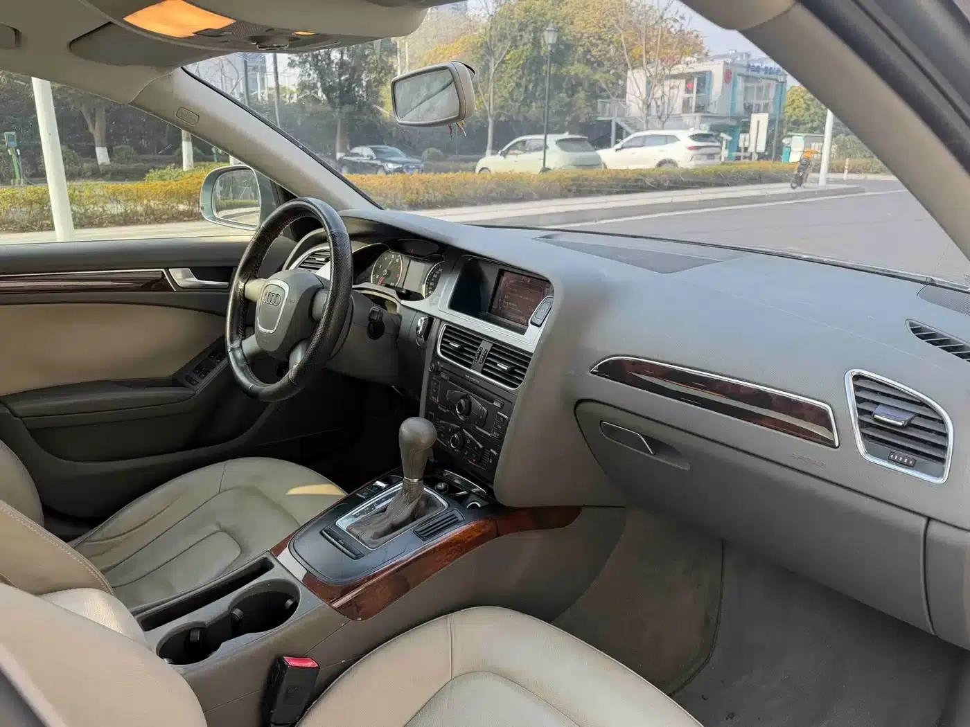 Audi A4L 2010 2.0 TFSI Technology Edition — миниатюра 11