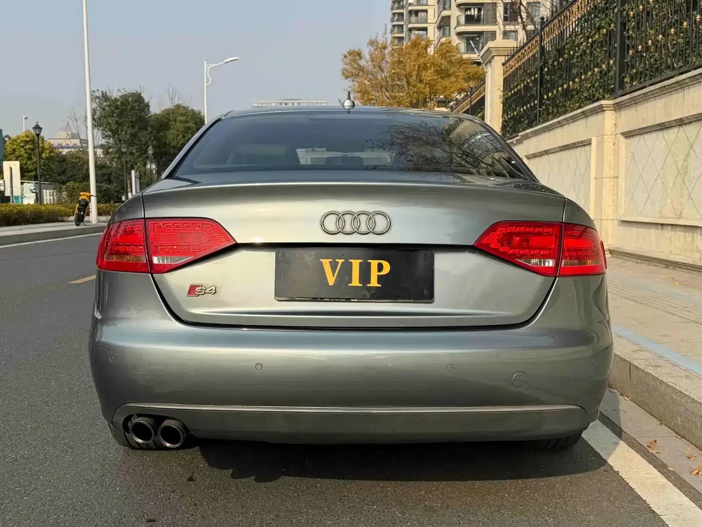 Audi A4L 2010 2.0 TFSI Technology Edition — миниатюра 4