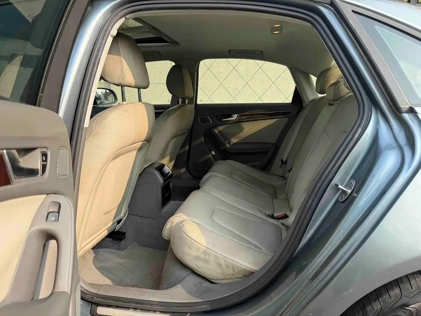 Audi A4L 2010 2.0 TFSI Technology Edition — миниатюра 7