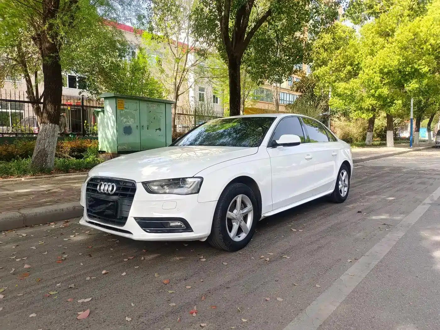Audi A4L 2013 35 TFSI Automatic Comfort — миниатюра 1