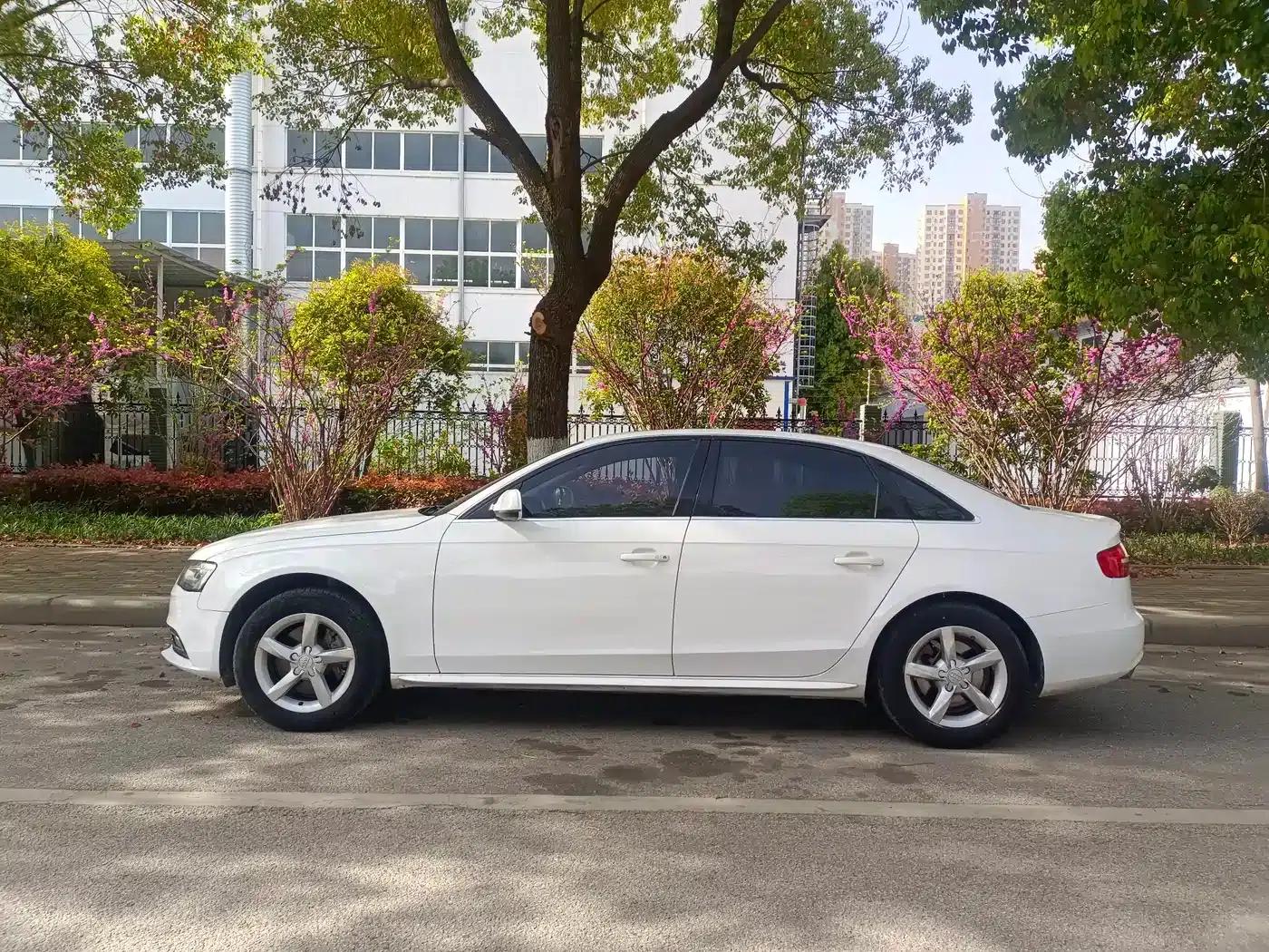 Audi A4L 2013 35 TFSI Automatic Comfort — миниатюра 7