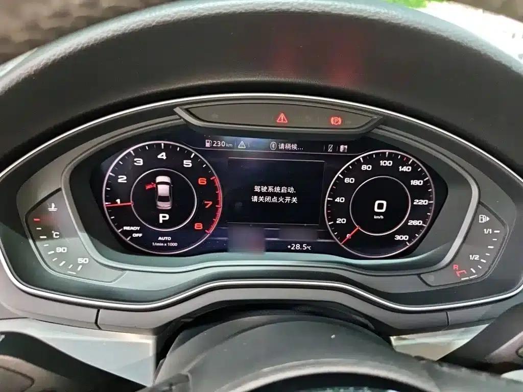 Audi A4L 2018 30th Anniversary Edition 40 TFSI Fashion Model — миниатюра 4