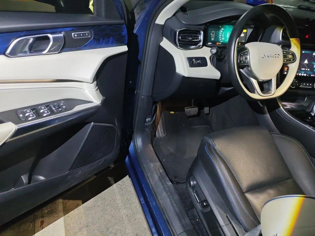 Lynk & Co 01 2019 2.0T Two-Wheel Drive Zhaopu Version China V Standard — миниатюра 16