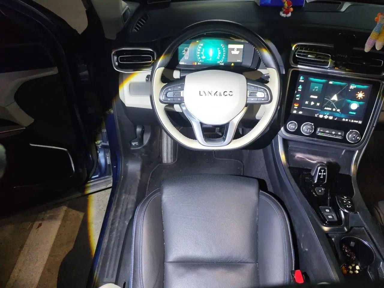 Lynk & Co 01 2019 2.0T Two-Wheel Drive Zhaopu Version China V Standard — миниатюра 10