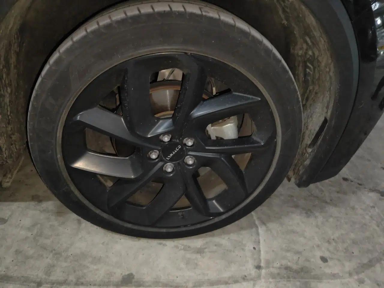 Lynk & Co 01 2021 2.0TD Four-Wheel Drive Dark Night Edition — миниатюра 8