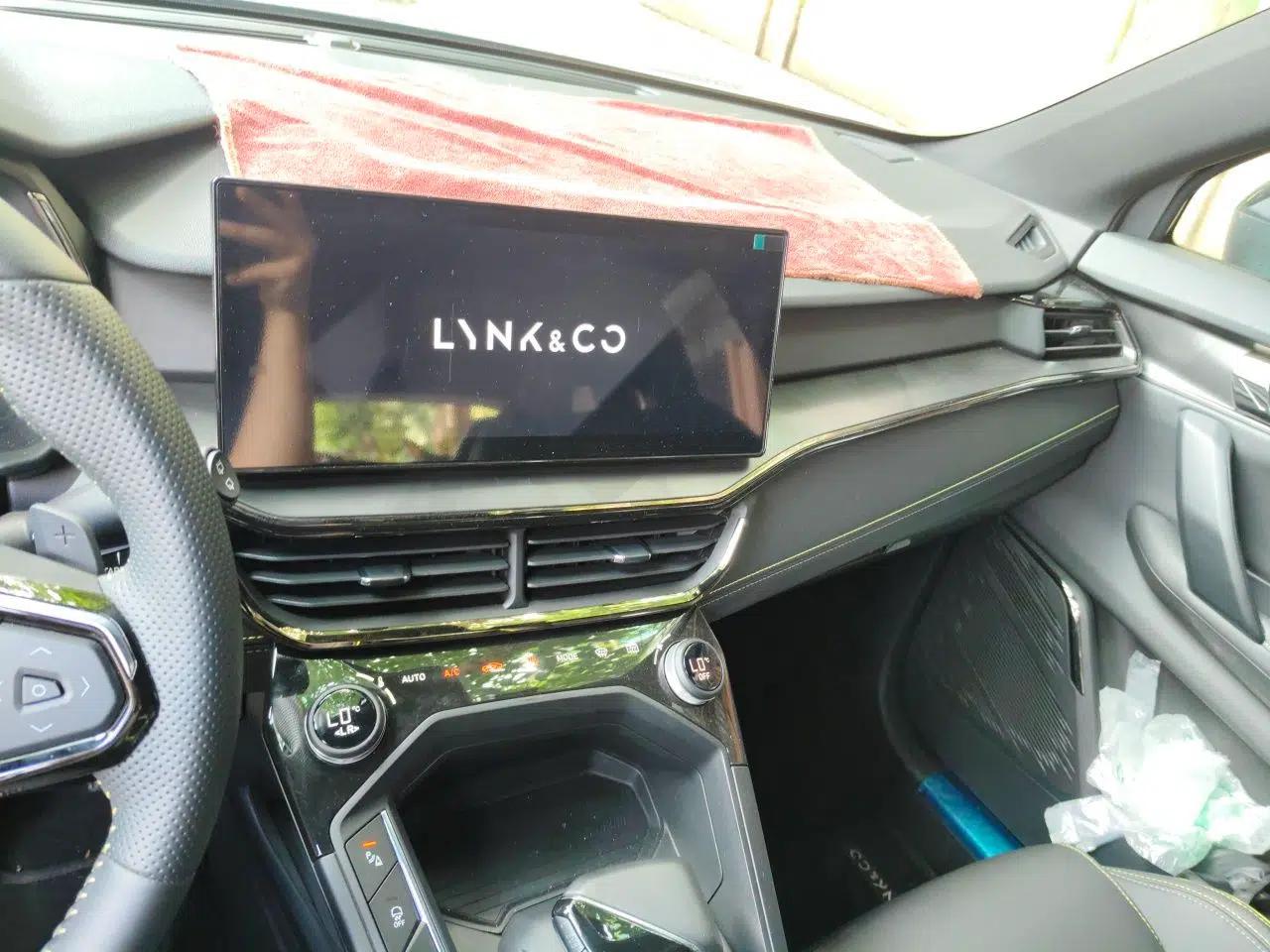 Lynk & Co 06 2023 Remix 1.5T Dynamic Halo — миниатюра 13