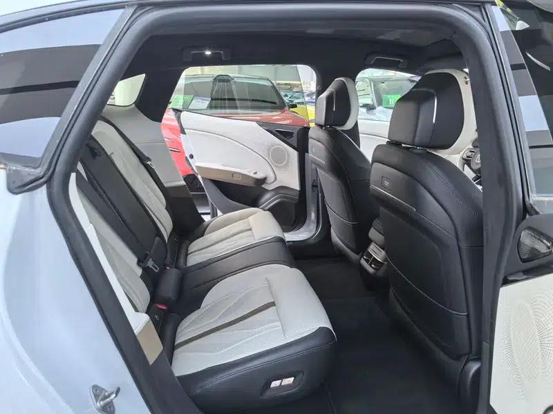ZEEKR 007GT 2025 All-Wheel Drive Intelligent Driving Edition 75kWh — миниатюра 13