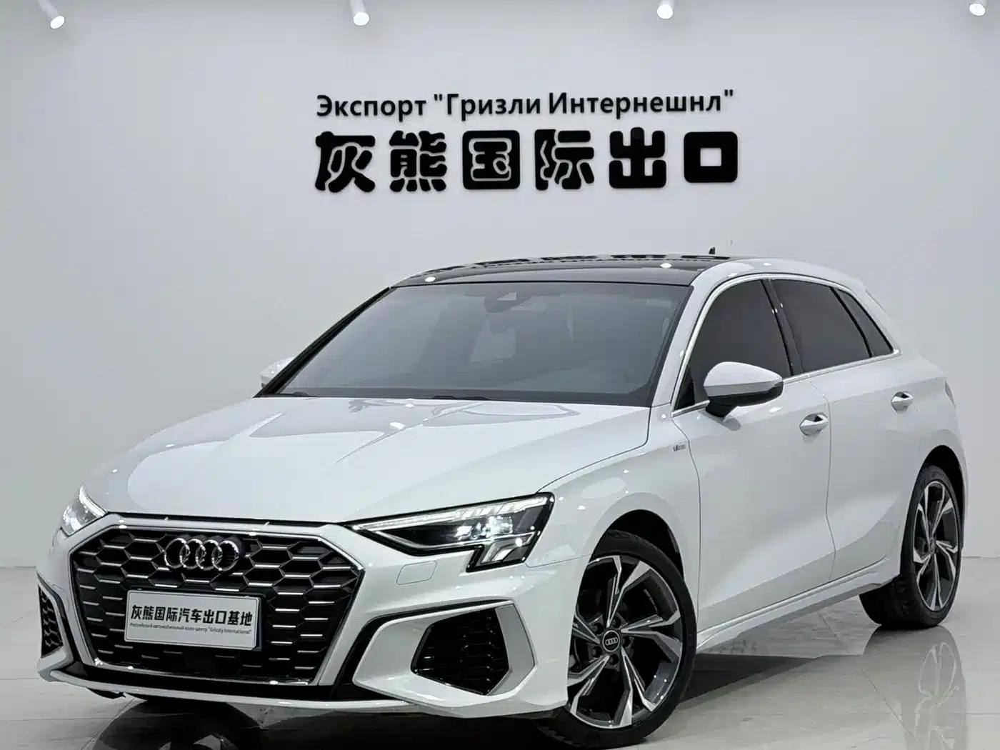 Audi A3 2023 Sportback 35 TFSI Luxury Sport — миниатюра 1