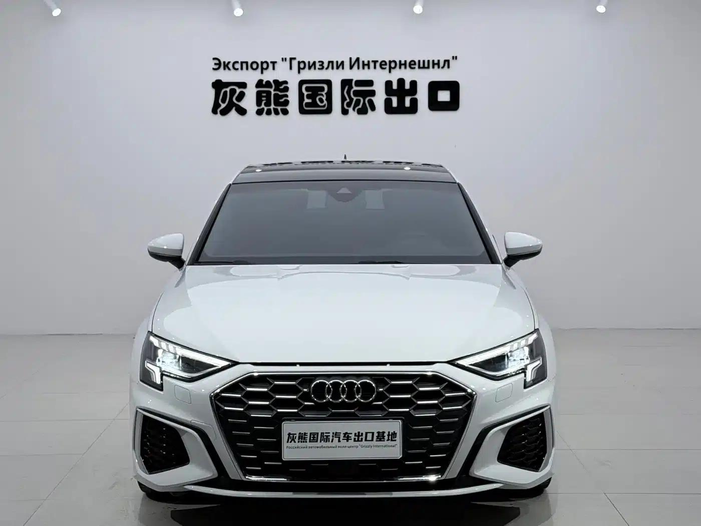 Audi A3 2023 Sportback 35 TFSI Luxury Sport — миниатюра 2