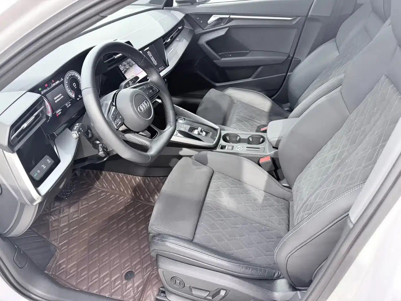 Audi A3 2023 Sportback 35 TFSI Luxury Sport — миниатюра 11