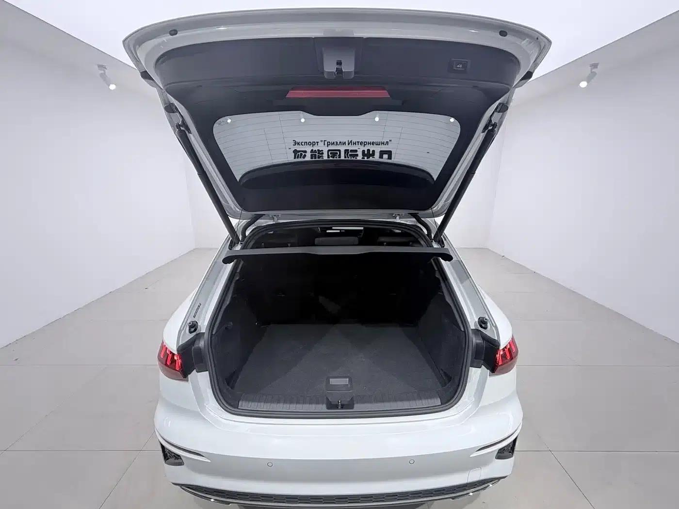 Audi A3 2023 Sportback 35 TFSI Luxury Sport — миниатюра 15