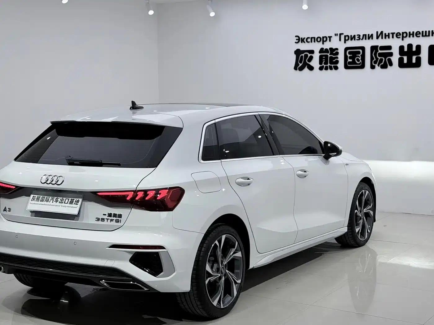 Audi A3 2023 Sportback 35 TFSI Luxury Sport — миниатюра 4