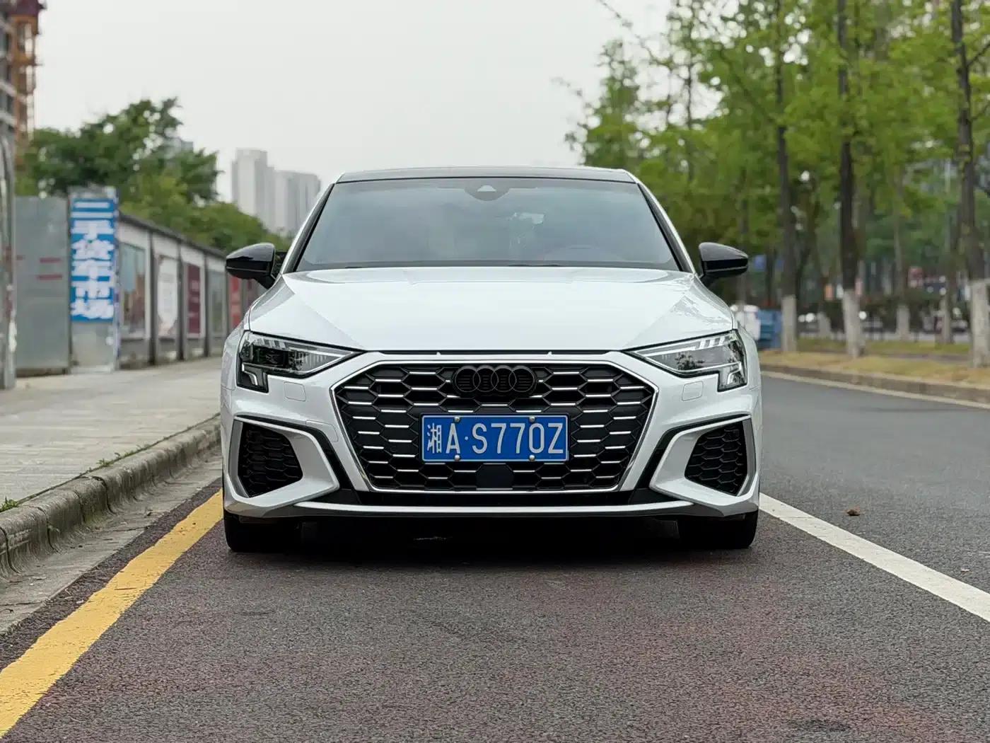 Audi A3 2022 Sportback 35 TFSI Fashion Sport — миниатюра 2