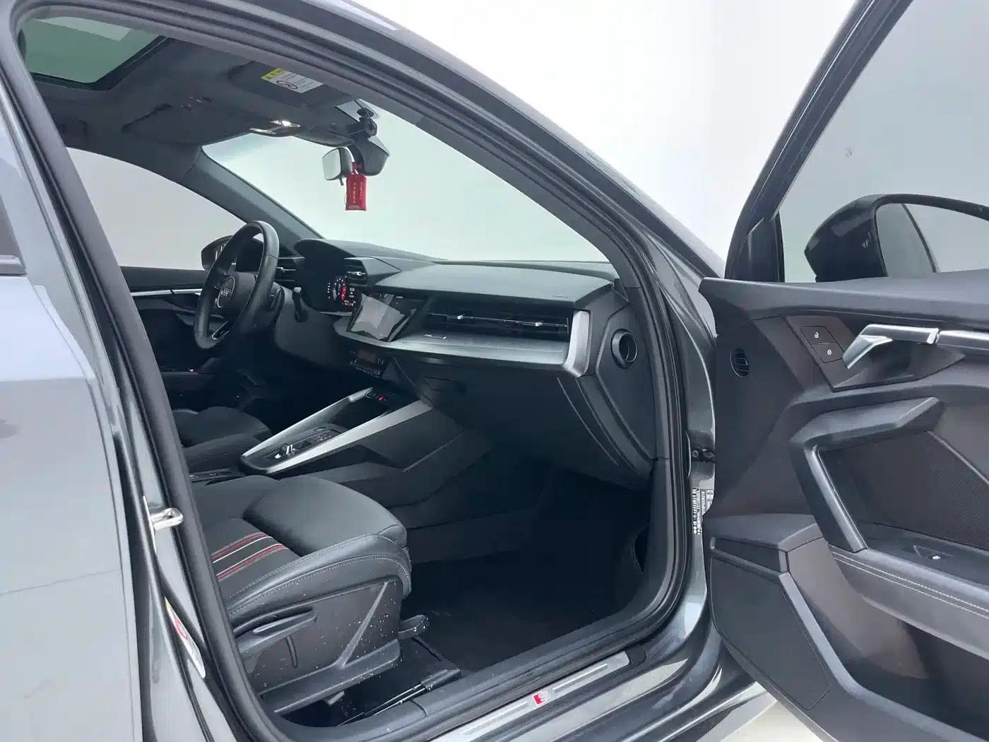 Audi A3 2023 Facelift A3L Limousine 35 TFSI Sporty Edition — миниатюра 22