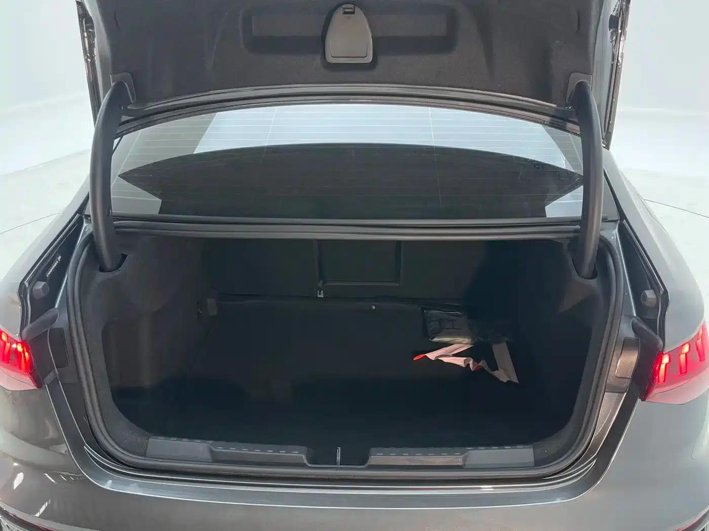 Audi A3 2023 Facelift A3L Limousine 35 TFSI Sporty Edition — миниатюра 23