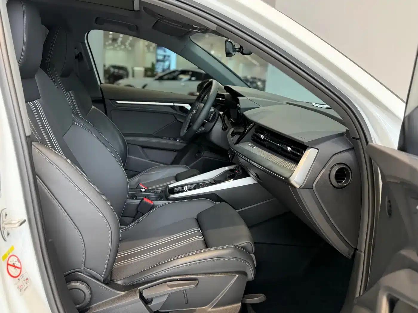 Audi A3 2024 Sportback 35 TFSI Fashion Sport — миниатюра 13