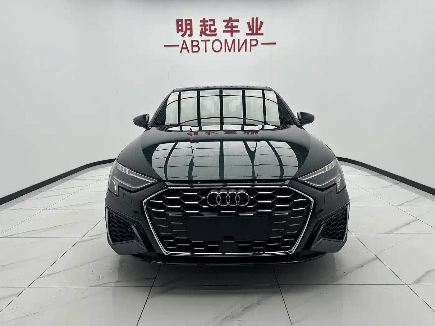 Audi A3 2023 Facelift Sportback 35 TFSI Fashion Sporty Model — миниатюра 2