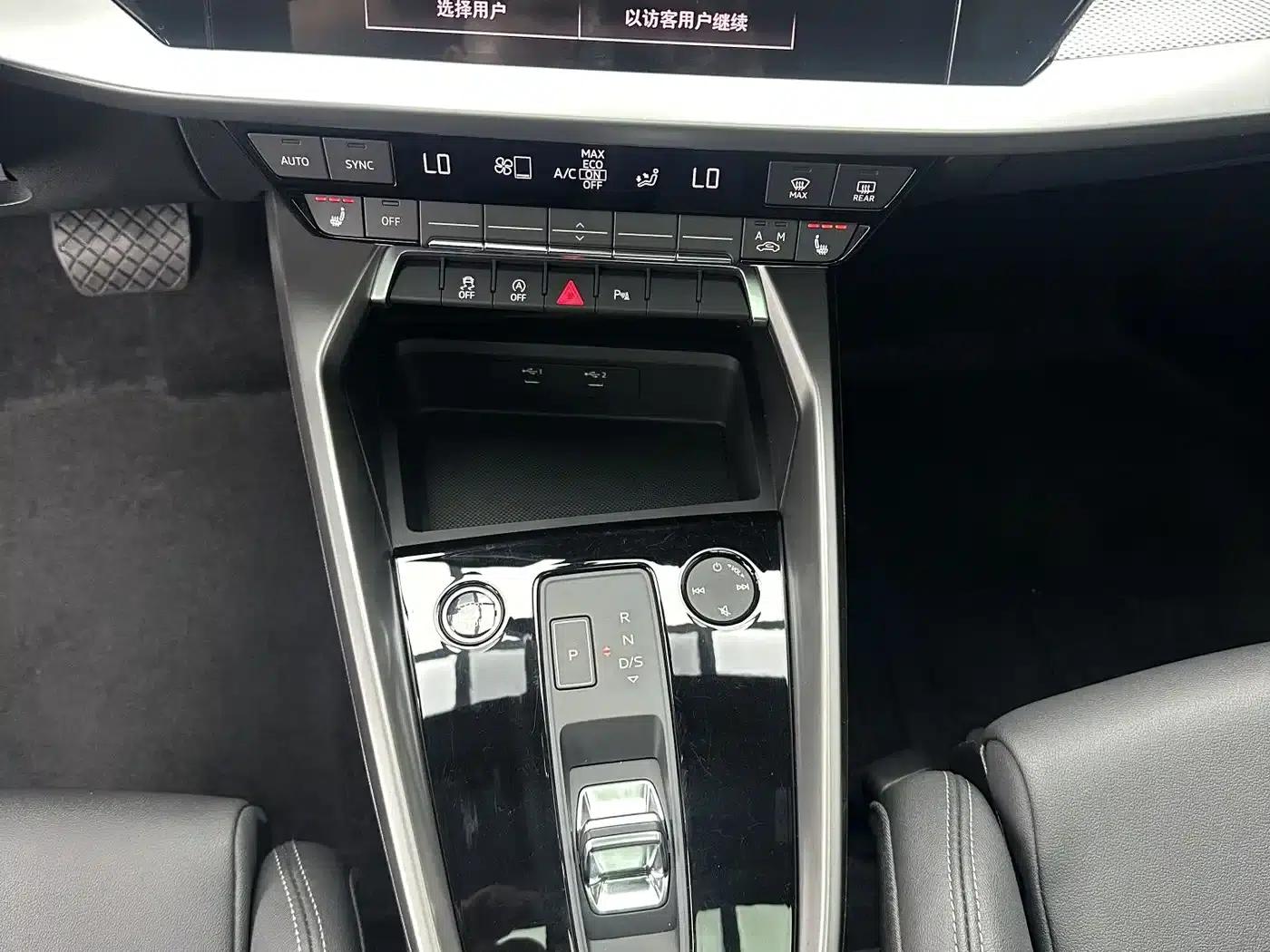 Audi A3 2023 Facelift Sportback 35 TFSI Fashion Sporty Model — миниатюра 14