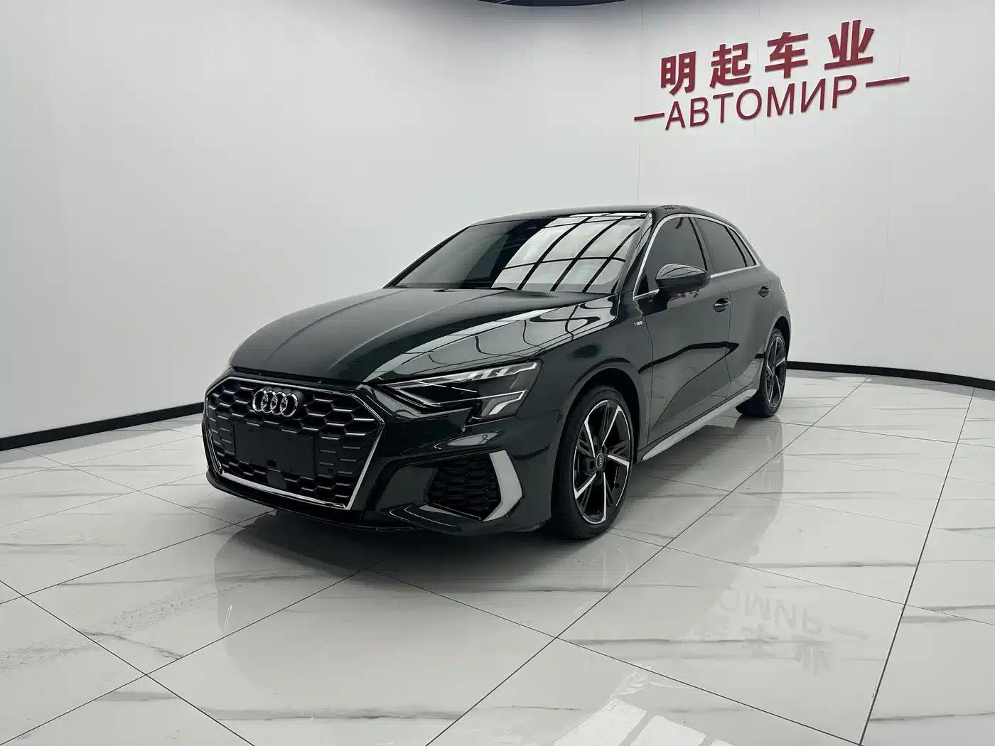 Audi A3 2023 Facelift Sportback 35 TFSI Fashion Sporty Model — миниатюра 4