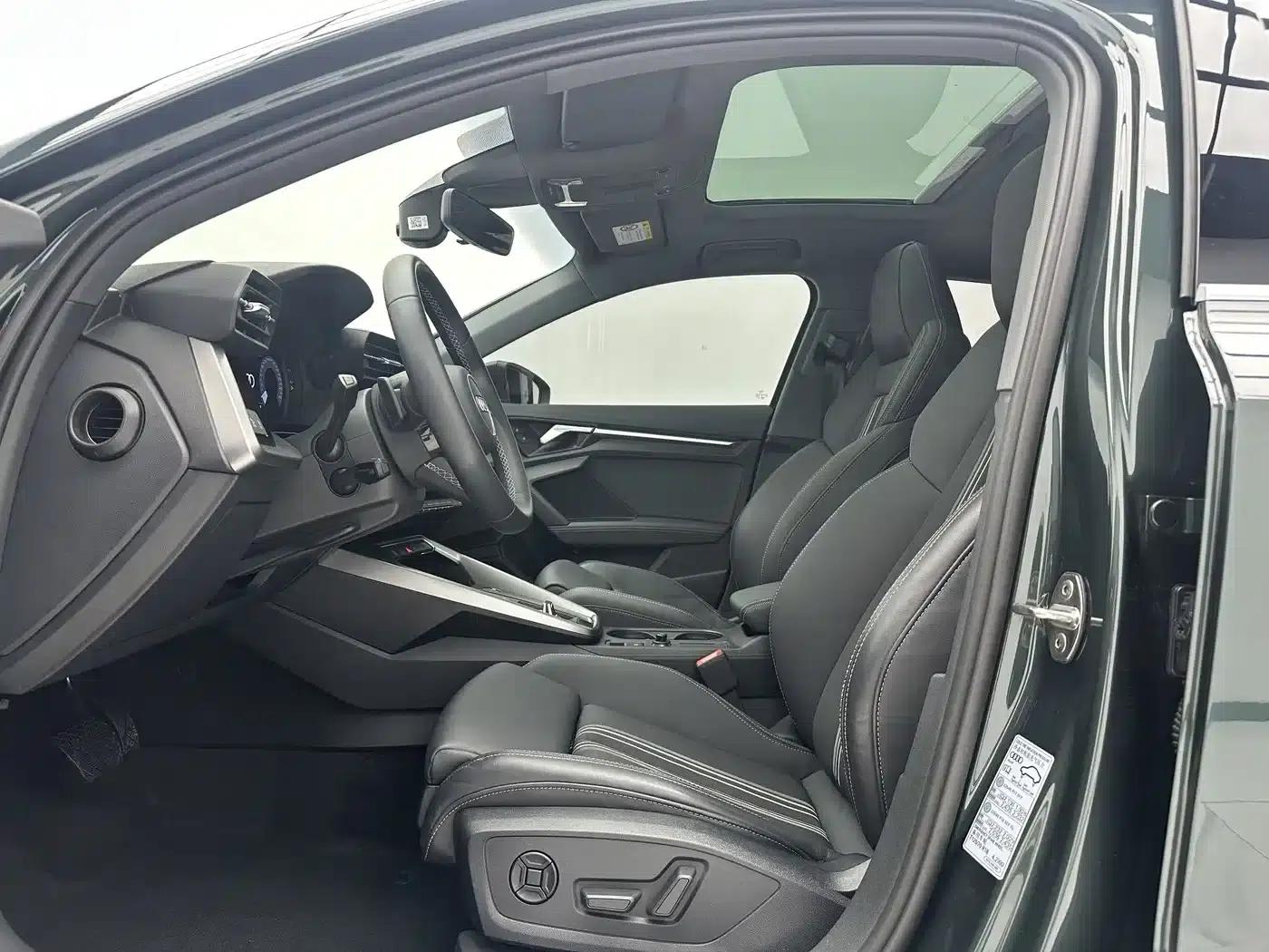 Audi A3 2023 Facelift Sportback 35 TFSI Fashion Sporty Model — миниатюра 5