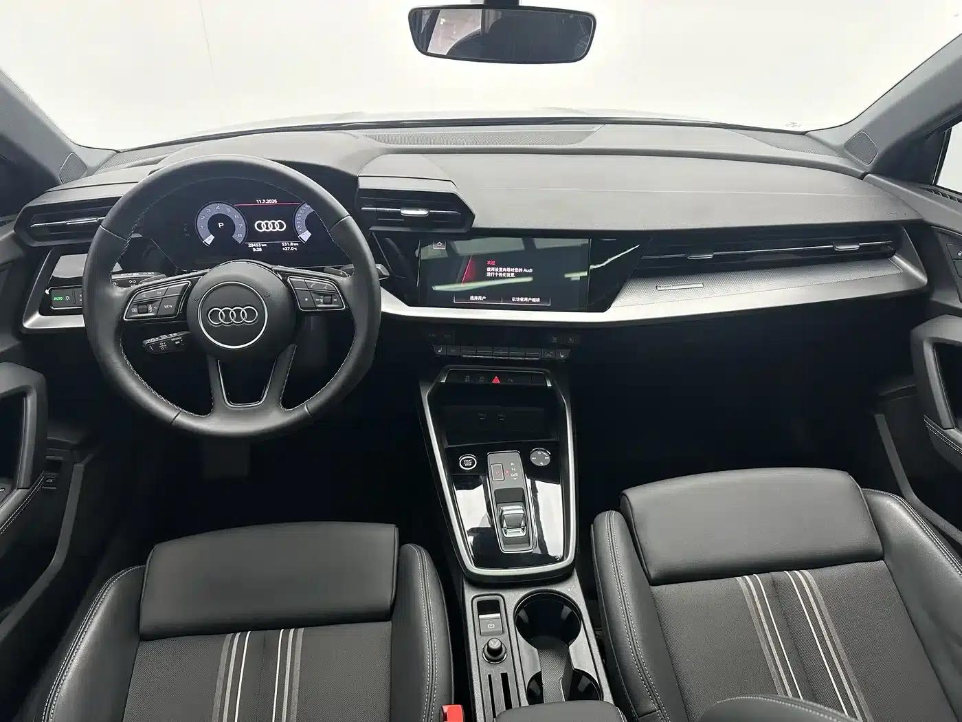 Audi A3 2023 Facelift Sportback 35 TFSI Fashion Sporty Model — миниатюра 7