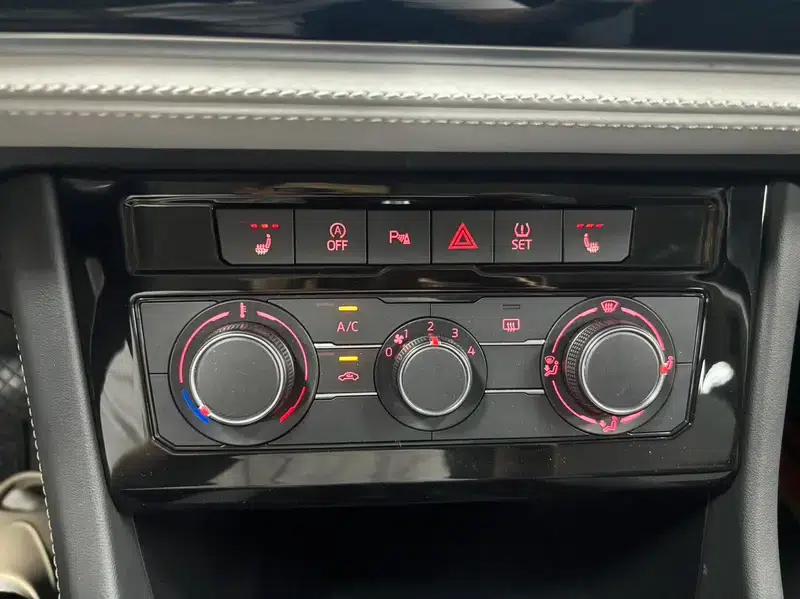 Jetta VS5 2022 280TSI Automatic Entry-Level Edition — миниатюра 9