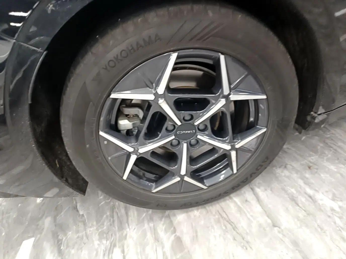 Lynk & Co Z10 2025 95 kWh 766 km Range Rear-Wheel Drive Max — миниатюра 11