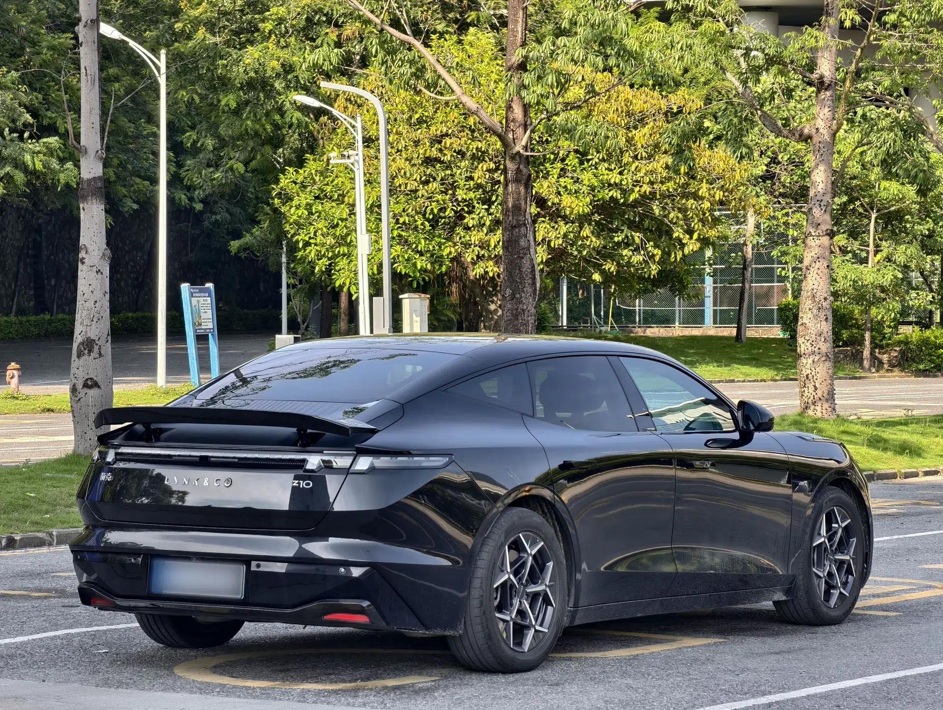 Lynk & Co Z10 2025 95 kWh 766 km Range Rear-Wheel Drive Max — миниатюра 17