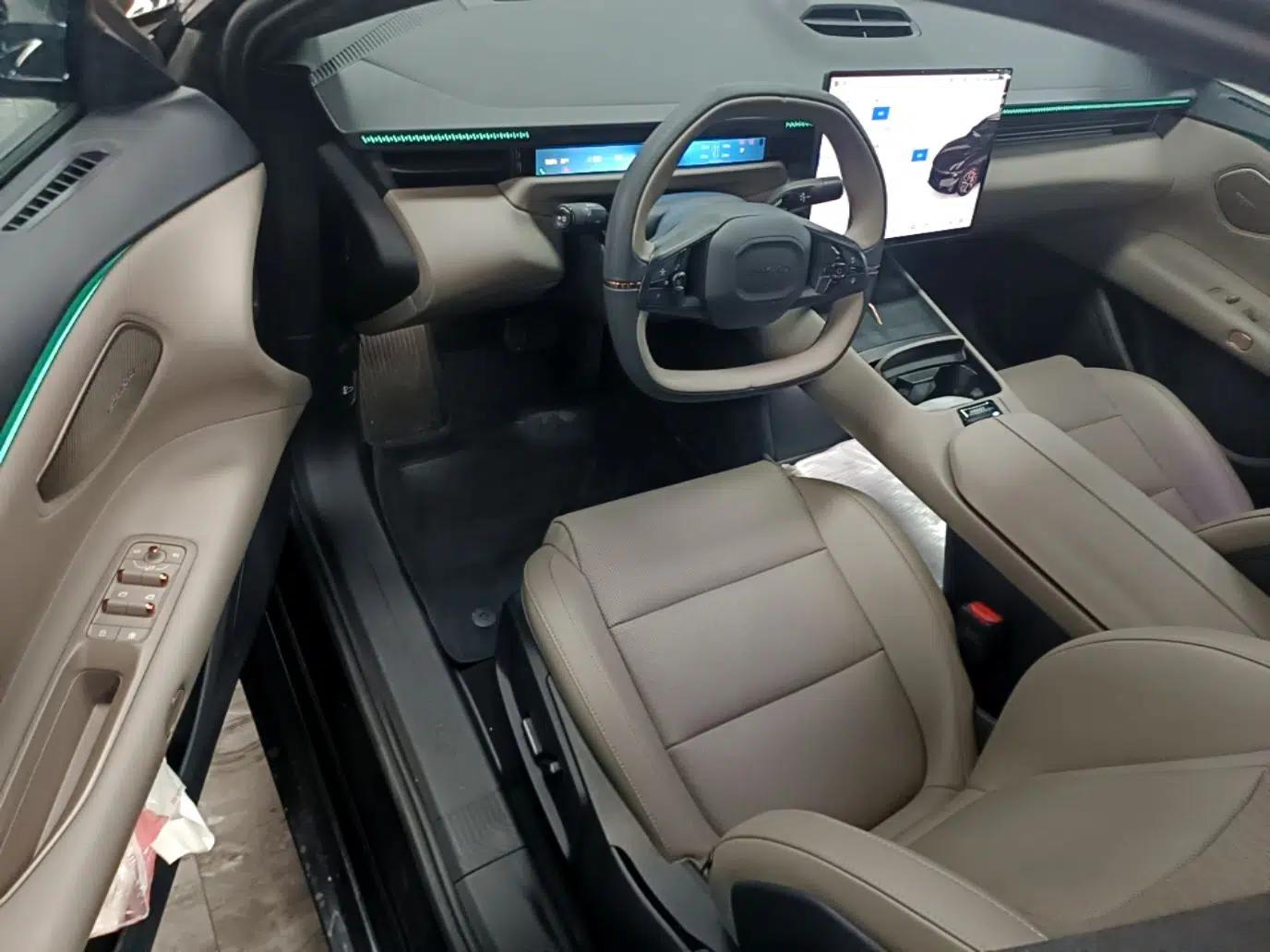 Lynk & Co Z10 2025 95 kWh 766 km Range Rear-Wheel Drive Max — миниатюра 26