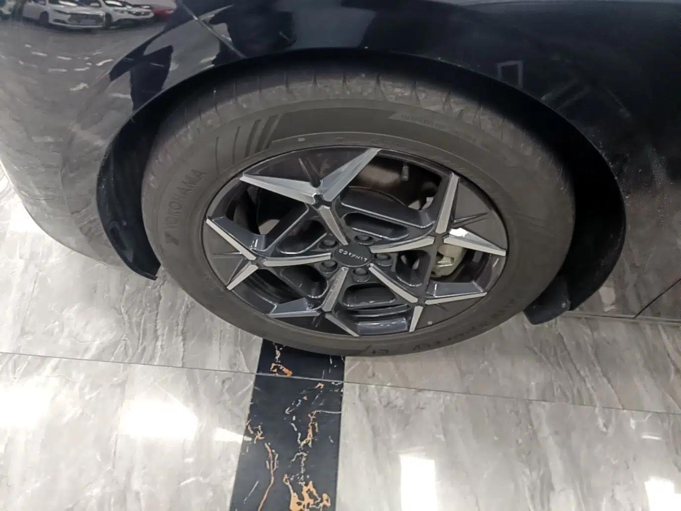 Lynk & Co Z10 2025 95 kWh 766 km Range Rear-Wheel Drive Max — миниатюра 10