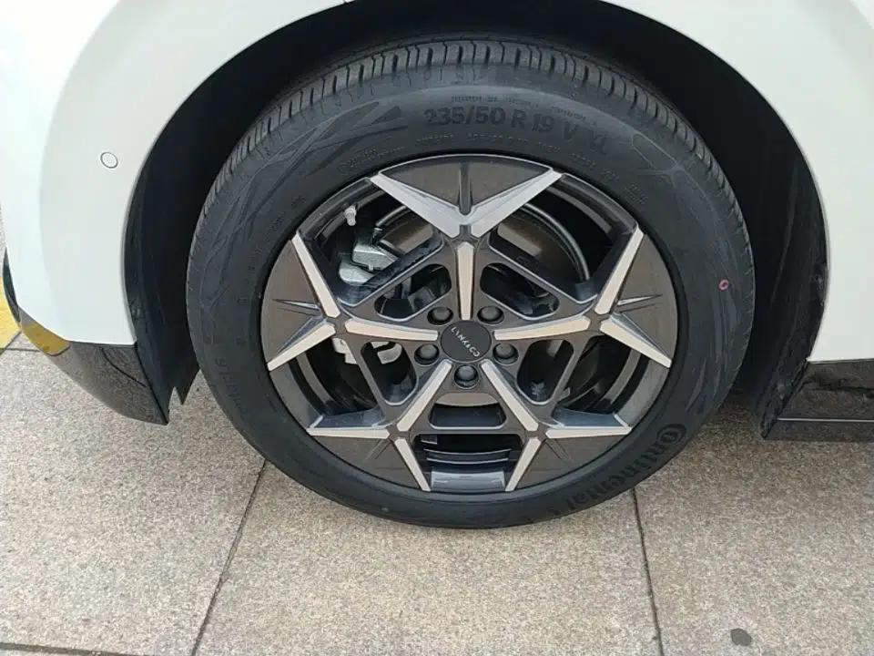 Lynk & Co Z20 2025 530 km Range Rear-Wheel Drive Max — миниатюра 15