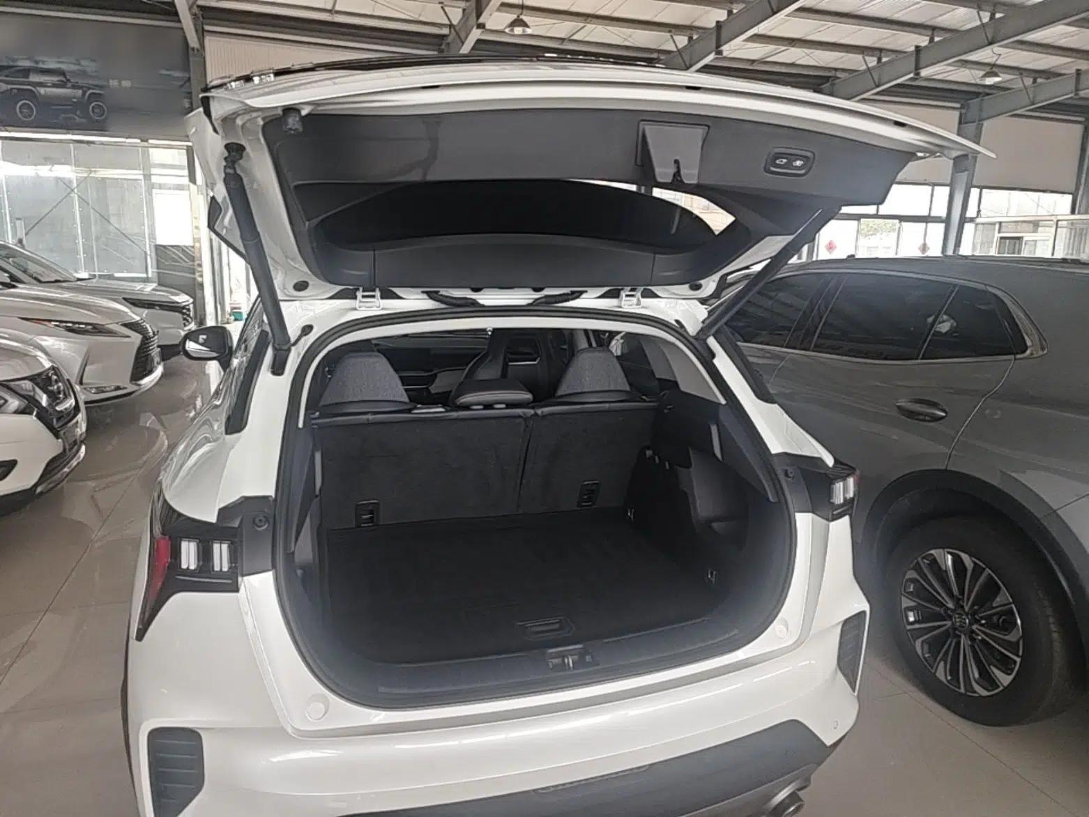 Lynk & Co 06 EM-P 2022 PHEV 84 km Range Pro Version — миниатюра 22