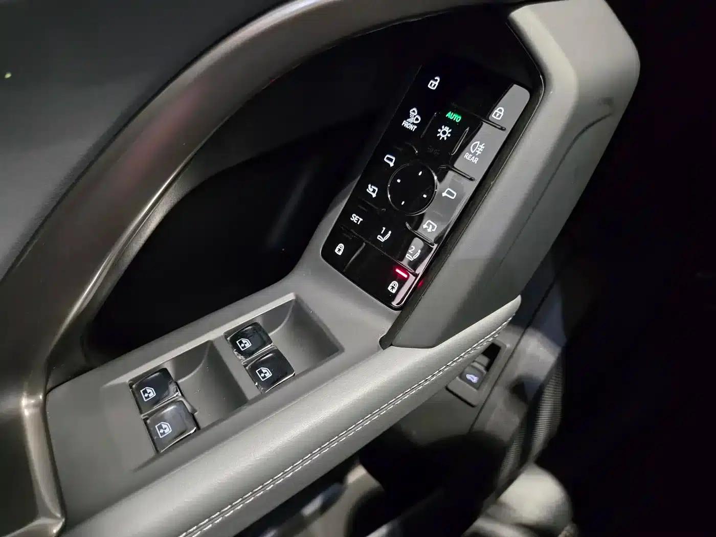 Audi Q5L 2026 2.0T Intelligent Hybrid Premium Edition — миниатюра 12