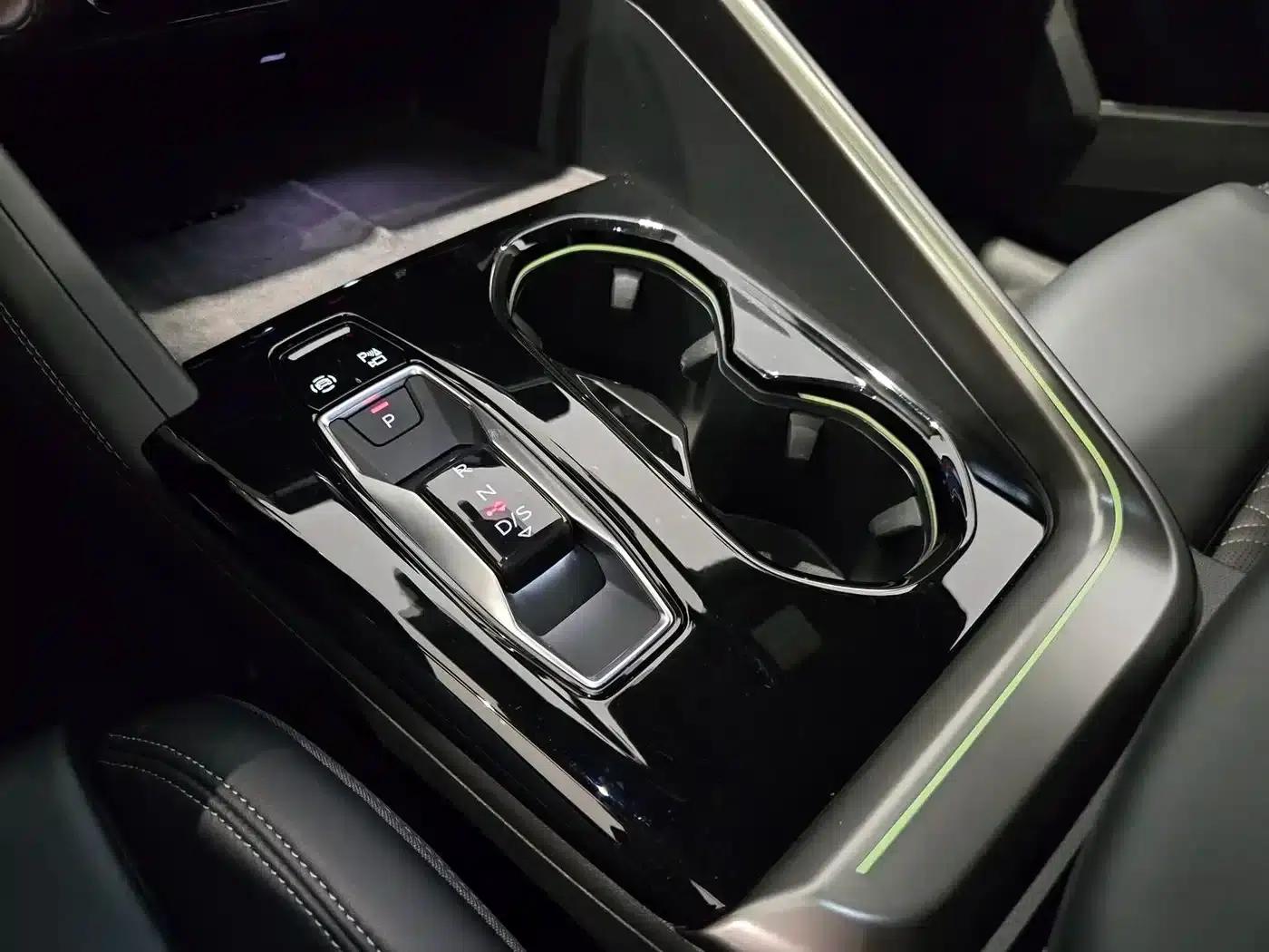 Audi Q5L 2026 2.0T Intelligent Hybrid Premium Edition — миниатюра 13