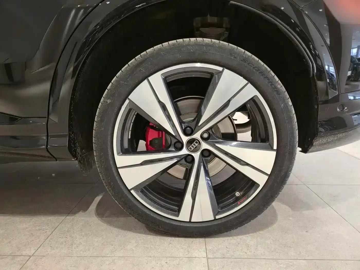 Audi Q5L 2026 2.0T Intelligent Hybrid Premium Edition — миниатюра 23