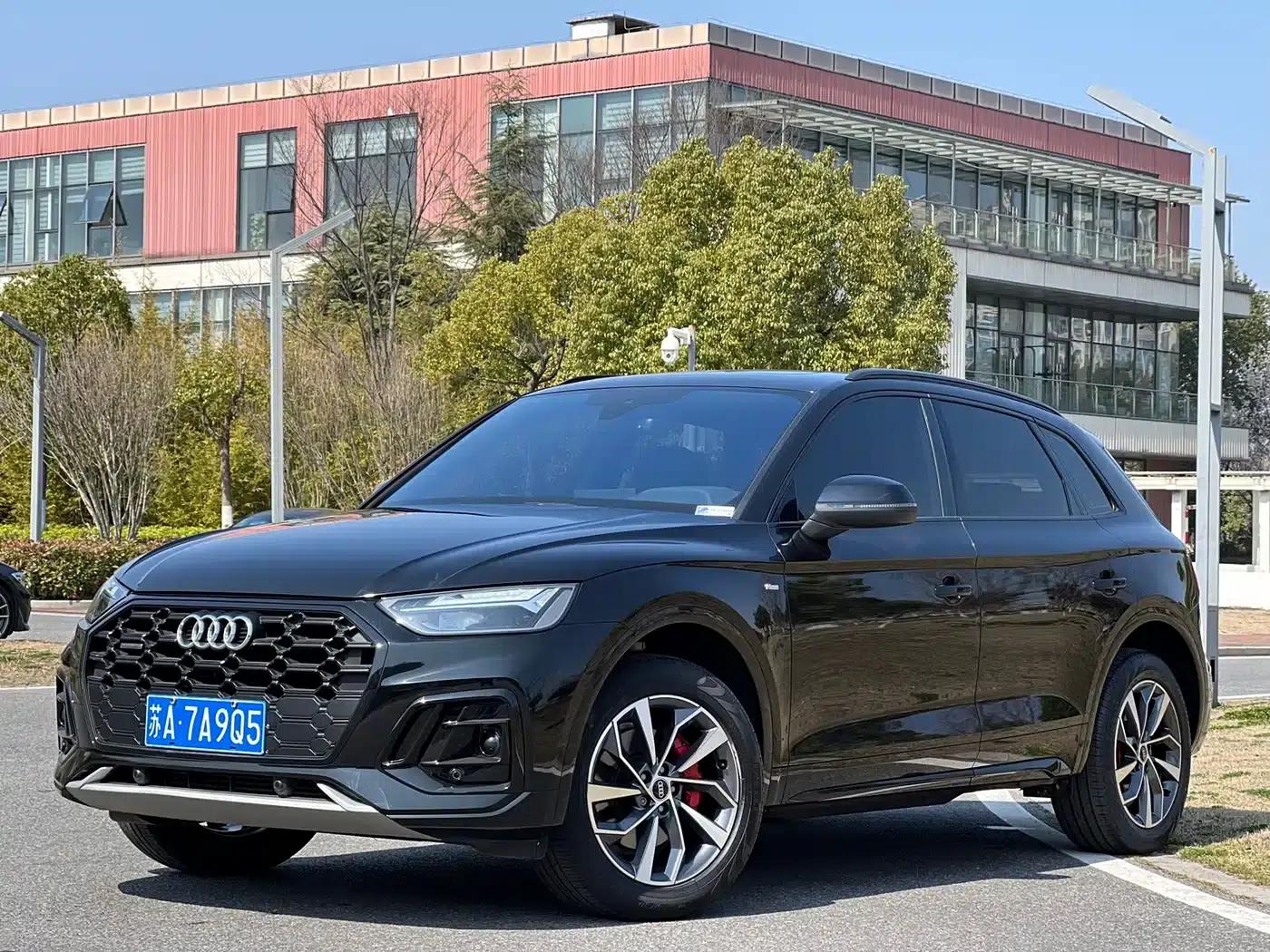Audi Q5L 2024 40 TFSI Luxury Dynamic — миниатюра 1