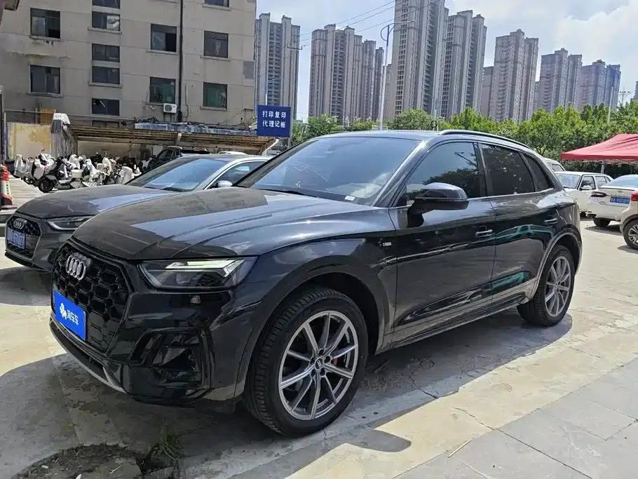 Audi Q5L 2025 40 TFSI Luxury Dynamic — миниатюра 1